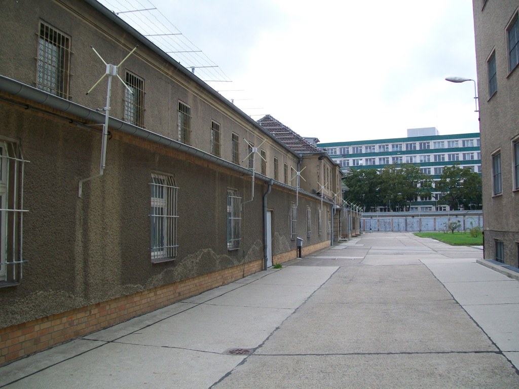 Picture of: Berlin-Hohenschönhausen Memorial – Wikipedia